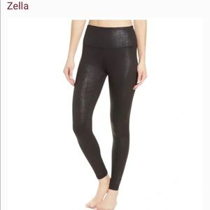 Ladies XS black textured leggings by Zella.